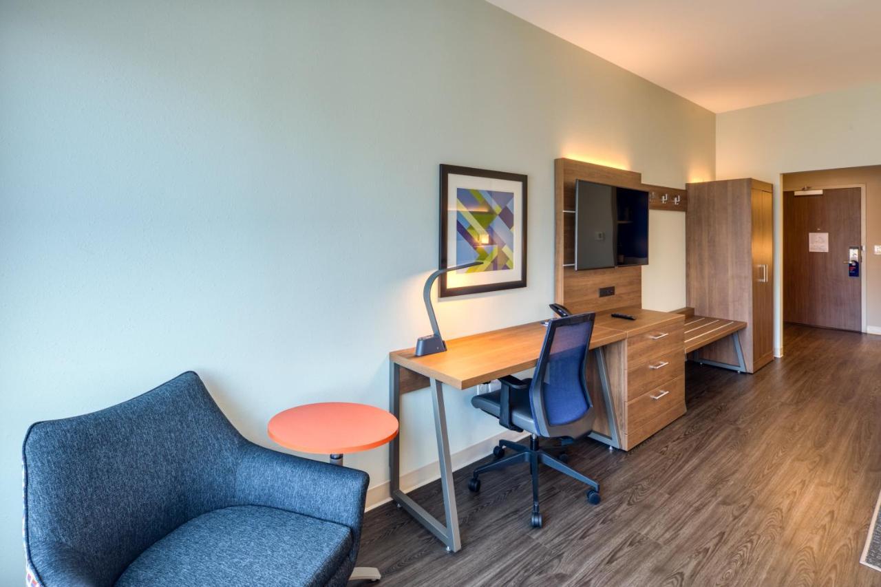 Holiday Inn Express & Suites - Charlotte - South End By Ihg Exterior foto